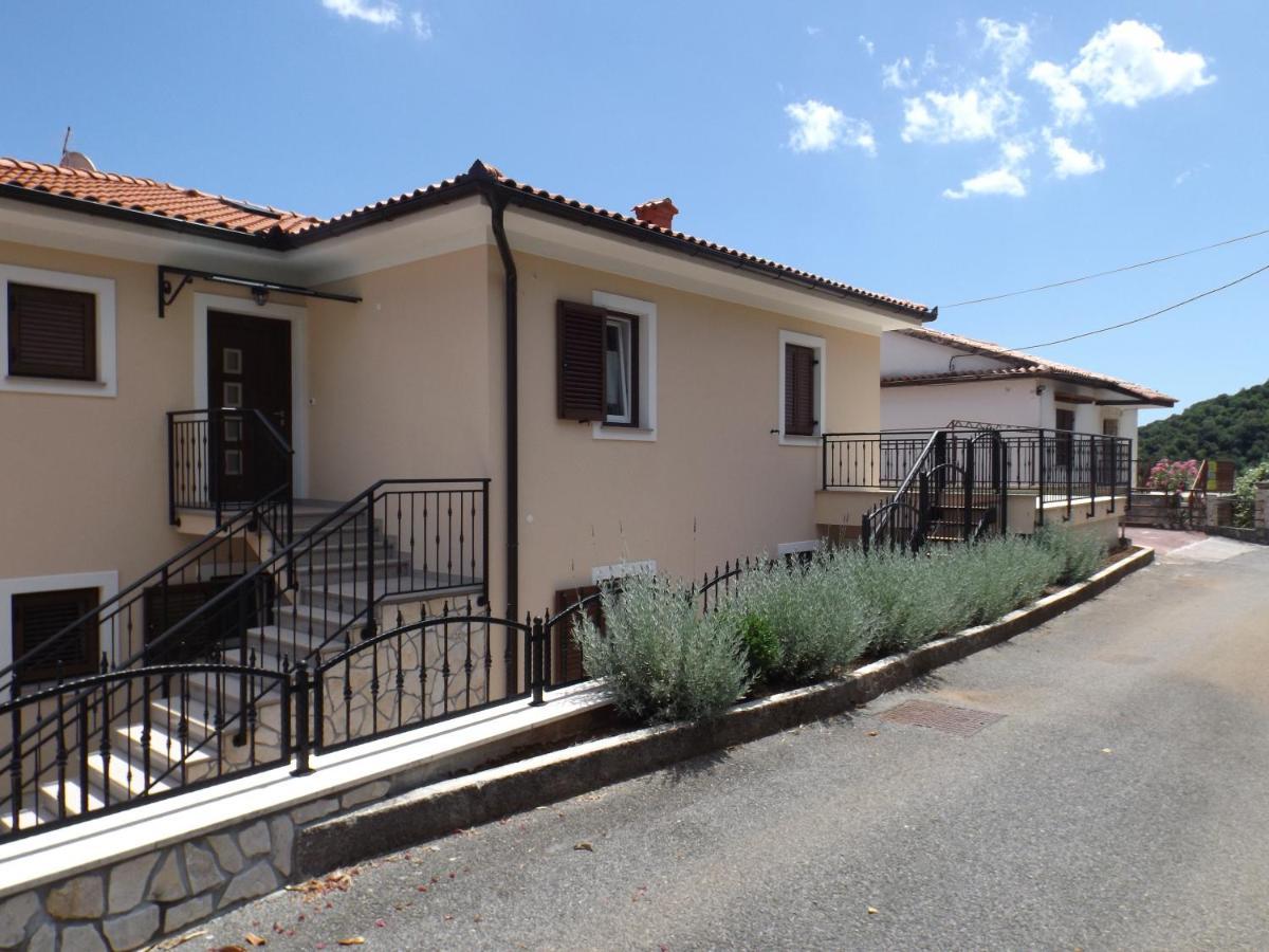 Apartments Villa Elma Mošćenička Draga Exterior foto